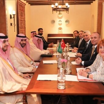وزير التجارة التركي يلتقي نظيره السعودي